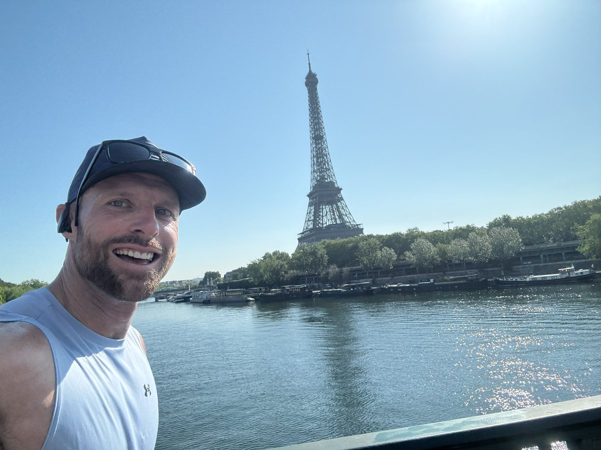 Kyle_Bell's tweet image. 11 miles of running and 10 miles walking. We saw a LOT of Paris yesterday.