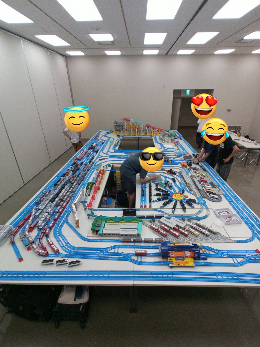 レイアウト無事完成しました！
残り10分で開場になります、もうしばらくお待ちください！
#がまぷら4