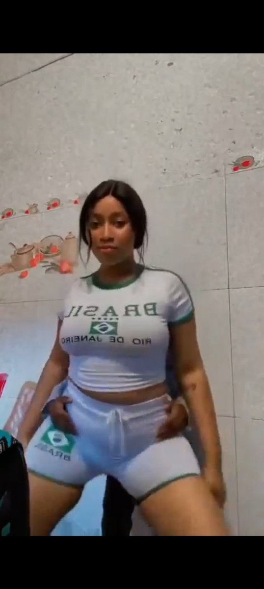 "Emily Njeri decided to marry her own son saying no woman will enjoy the fruits of her labour"😱

Is it that times have changed or is this madness?
A THREAD OF THE MOST SHOCKING MOM AND SON RELATIONSHIPS👇

From weird intimate dance to hugs from behind. Some even kissing🤔