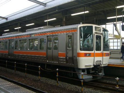 写真整理してたら画質の悪い311系出てきた
