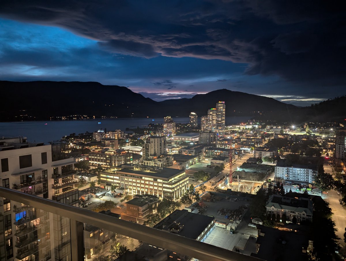 SpencerBonthoux's tweet image. Have a great Friday evening everyone 🌃