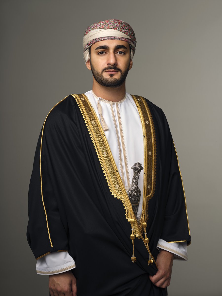 صاحبُ السُّمو السّيد وزيرُ الثقافة والرياضة والشباب يُطلق شارة البدء لتنفيذ النسخة الثانية من برنامج الانضباط العسكري لطلبة المدارس لهذا العام والذي يُنفذ بمحافظة ظفار خلال الفترة من 13 يوليو الجاري حتى 6 من شهر أغسطس القادم.

#العُمانية