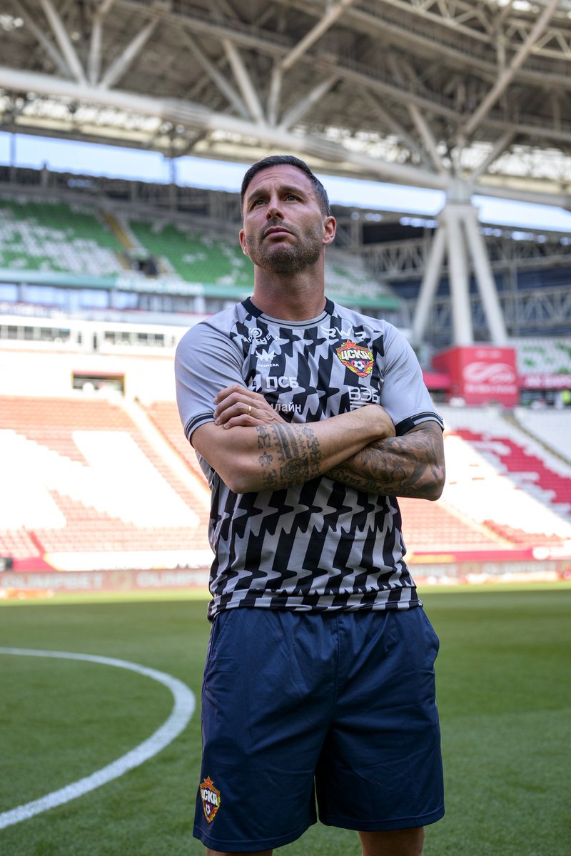 Xinoexposito's tweet photo. More than ready for today’s Super Cup Final vs Krasnodar!! Pre-game training at the stadium 💪🏽🙌🏽🔴🔵 #CSKMoscow #SuperCupFinal #Kazan @pfc_cska https://t.co/osKmvS26JS