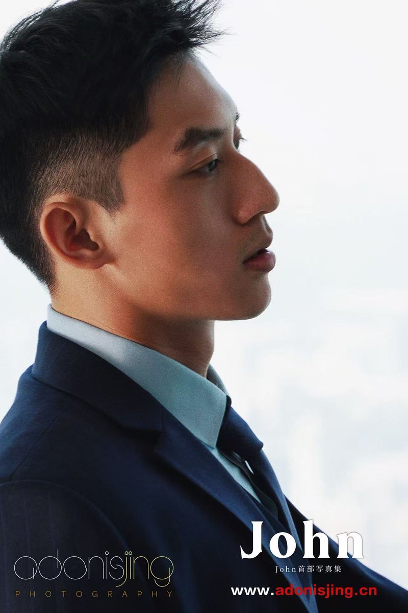 adonisjing2020's tweet image. 《John写真集》本月下旬正式发售
pubu.com.tw/ebook/580257