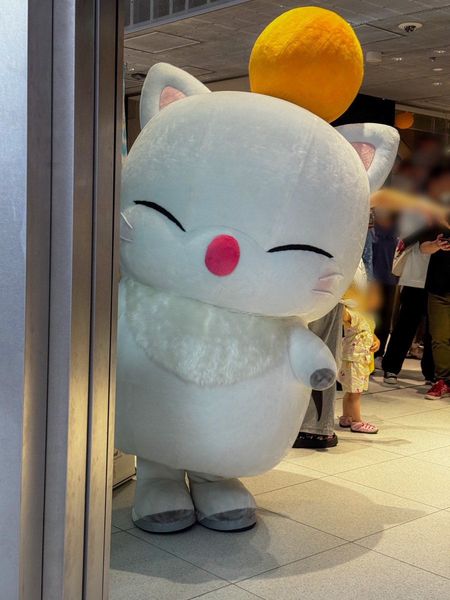 squareenix_jp's tweet image. 【イベント情報】
「ファイナルファンタジーXIV #光の納涼祭 in 渋谷サクラステージ 」開催中🌟
🎈“モーグリ”と“アルファ”のグリーティング
会場にお越しのみなさまをお出迎え中!
ぜひ思い出の一枚として、撮影してみてくださいね✨
🌐sqex.to/Wx5Td