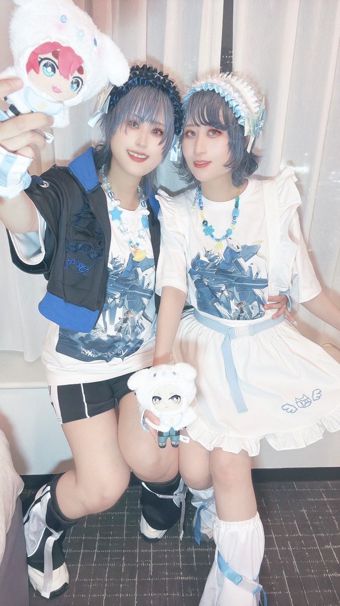 いろんなところで可愛いのを集めて最終形態がこんな感じになって原宿に遊びに行ってきました〜！！🌸
ネックレスの定員のお姉さんにTシャツも可愛いと言ってくれたのでスレミオを布教しときました( ・∇・)✨
もっともっとスレミオTを着回したい…！！✨