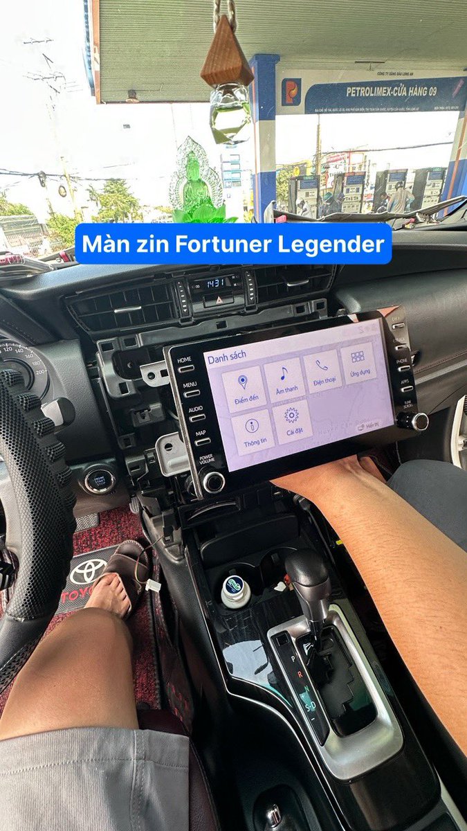 vietauto_pro's tweet image. 🚘 Fortuner Legender - Lên màn hình 13 inch liền 360 cho anh zai ở LONG AN ✨

#FortunerLegender #ManHinh13inch #Cam360 #Android14 #CarplayKhongDay #VietautoPro