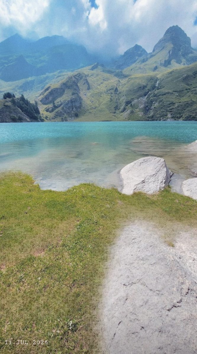codice_nature's tweet image. Buongiorno 🌞🌈☕ e bel sabato di cose belle 🥰. Quando ti viene quella voglia di spogliarti da tutto e buttarti nelle braccia di chi ti apprezza veramente senza pensarci minimamente 2 volte! Sarebbe fantastico 🤩.