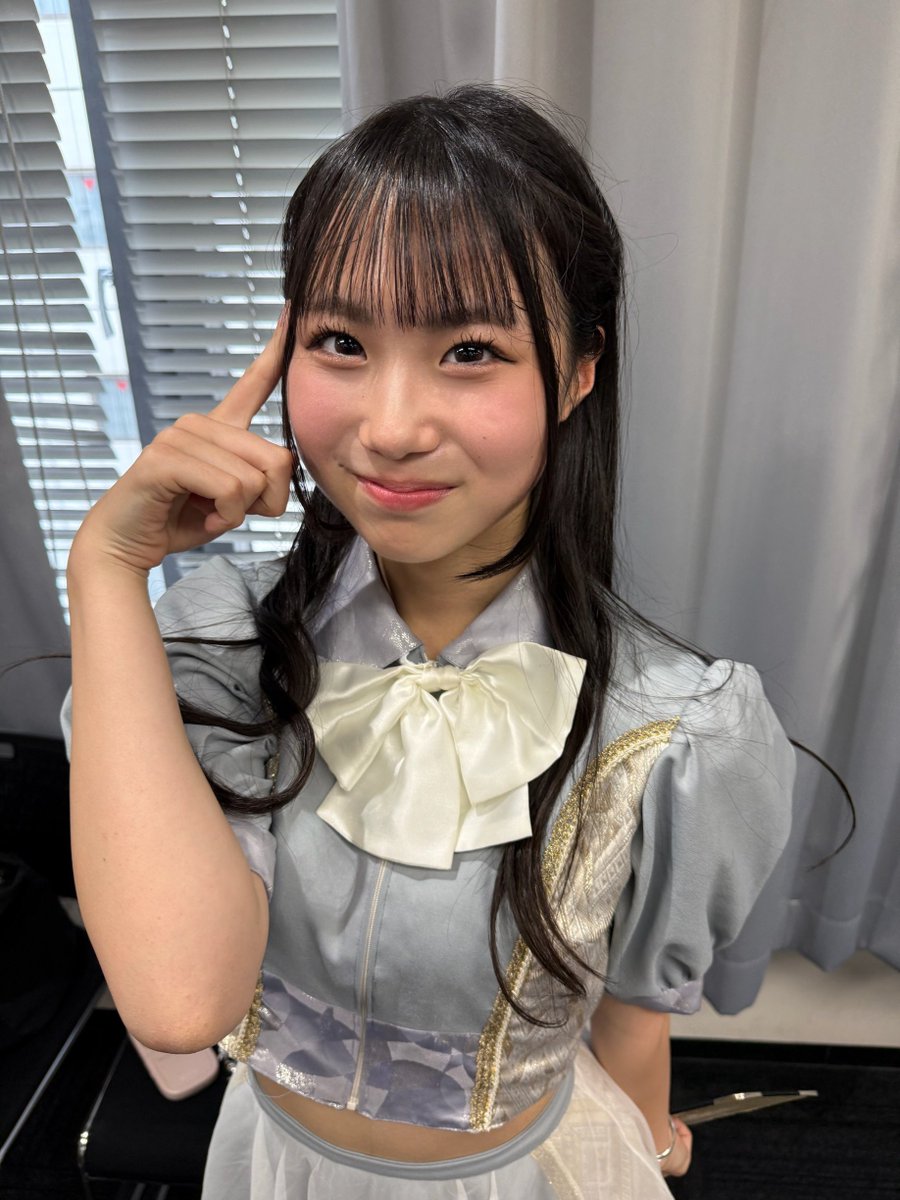 今日のBANANAGIRLSのすずちゃん
見るやいなや笑いながら切っとるやんwww
いいやん！って言いながらずっと笑ってたすずちゃんw今日のあっさりメイクのすずちゃんも可愛ですよ！！