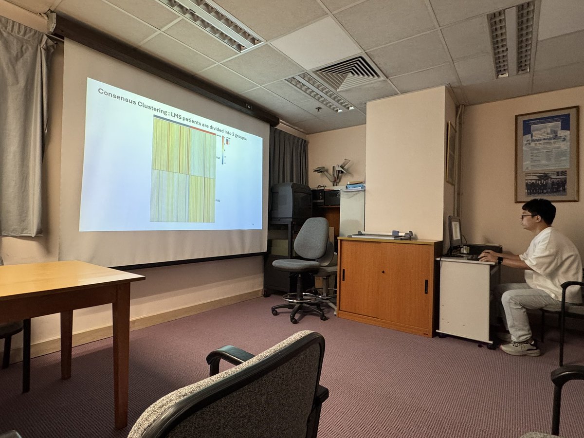 herbloong's tweet photo. Our #PhD candidate 👨🎓 #HanFei updated group on his ongoing project on #molecular #subclassification and #predictive #biomarkers to #stratify for #immunotherapy sensitivity in #leiomyosarcomas during #postgraduate students’ seminar earlier this week 🤗
@CUHKMedicine #CUHKSarcoma https://t.co/f5oUTtALlO