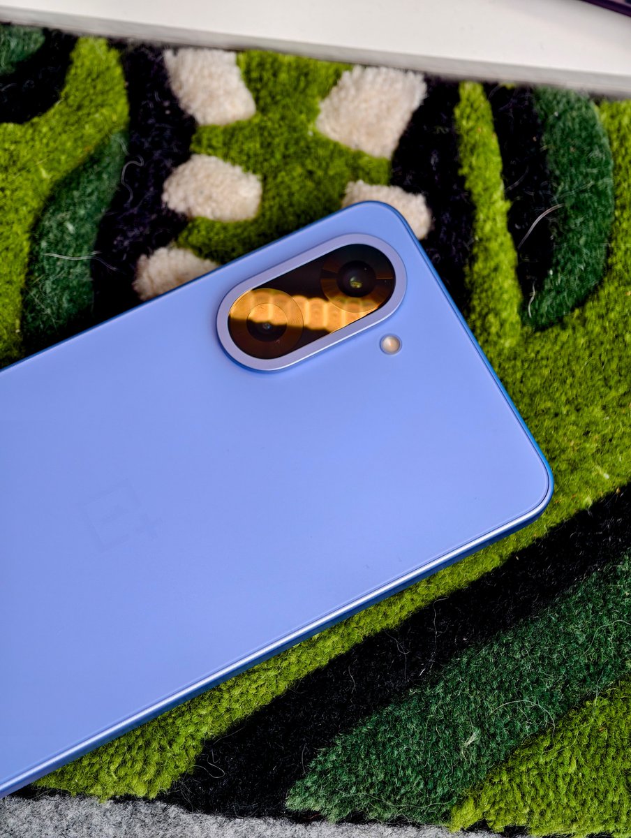 Alright.
100 likes and I'll giveaway the OnePlus Nord CE5 at 12 noon today 😍