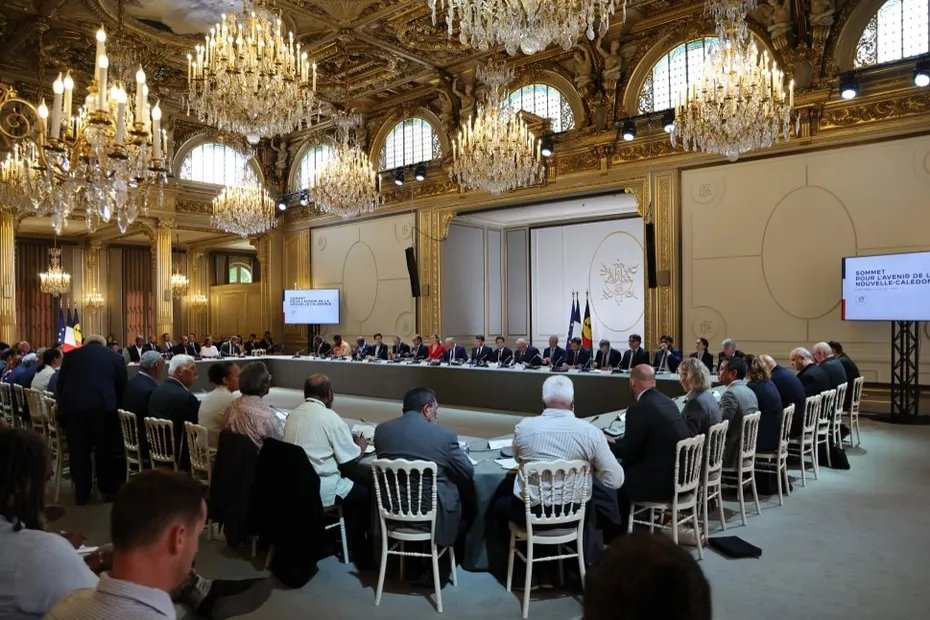 Sommet Nouvelle-Calédonie : indépendantistes et non-indépendantistes ont trouvé un accord

➡️Le ministre des Outre-mer Manuel Valls, devrait préciser dans les prochaines heures ou jours le contenu de cet accord qui se veut historique.

📲💻la1ere.franceinfo.fr/nouvellecaledo…