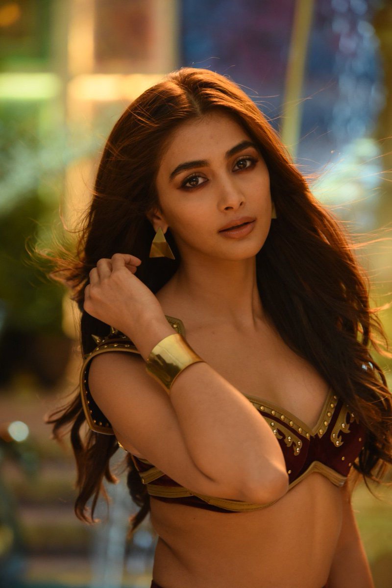 rameshlaus's tweet image. From "Arabic Kuthu" to "Kanima"—she ruled hearts! 💥 Now, #PoojaHegde sets the screen ablaze in Coolie with her unstoppable charm and fiery moves! 🔥🌟