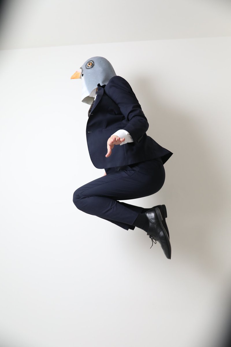 hatoryman's tweet image. 友人に頼んで、プロ顔負けのクオリティの宣材写真を撮って頂きました