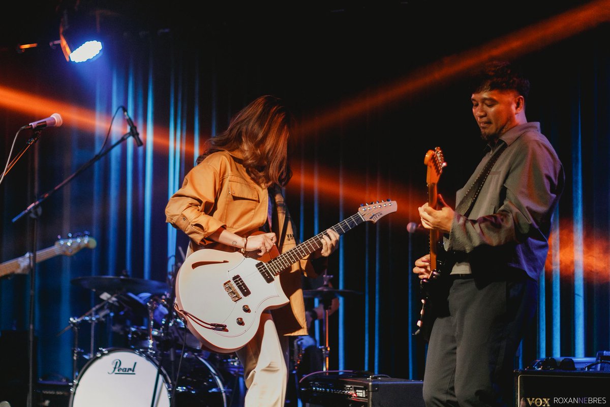 moonstar88band's tweet photo. Live at The Lounge 🎙️

Thanks to everyone who came out to spend their Friday night with us at The Lounge, Makati!

Takits ulit 🥂
📸 @super_roxy 
#tgif #opm #band #gig #thelounge #cafe #ktv #makati #livemusic https://t.co/Bjv7Sd7Ay3