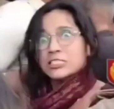 She is going to be the next meme templete 😹😹