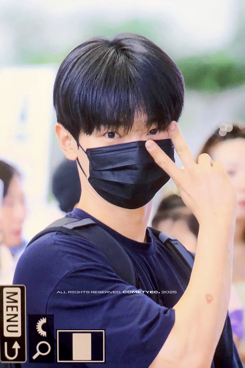 cometyec's tweet photo. 250712 #루시 #신예찬 🛫 https://t.co/t9jxucbr9Y