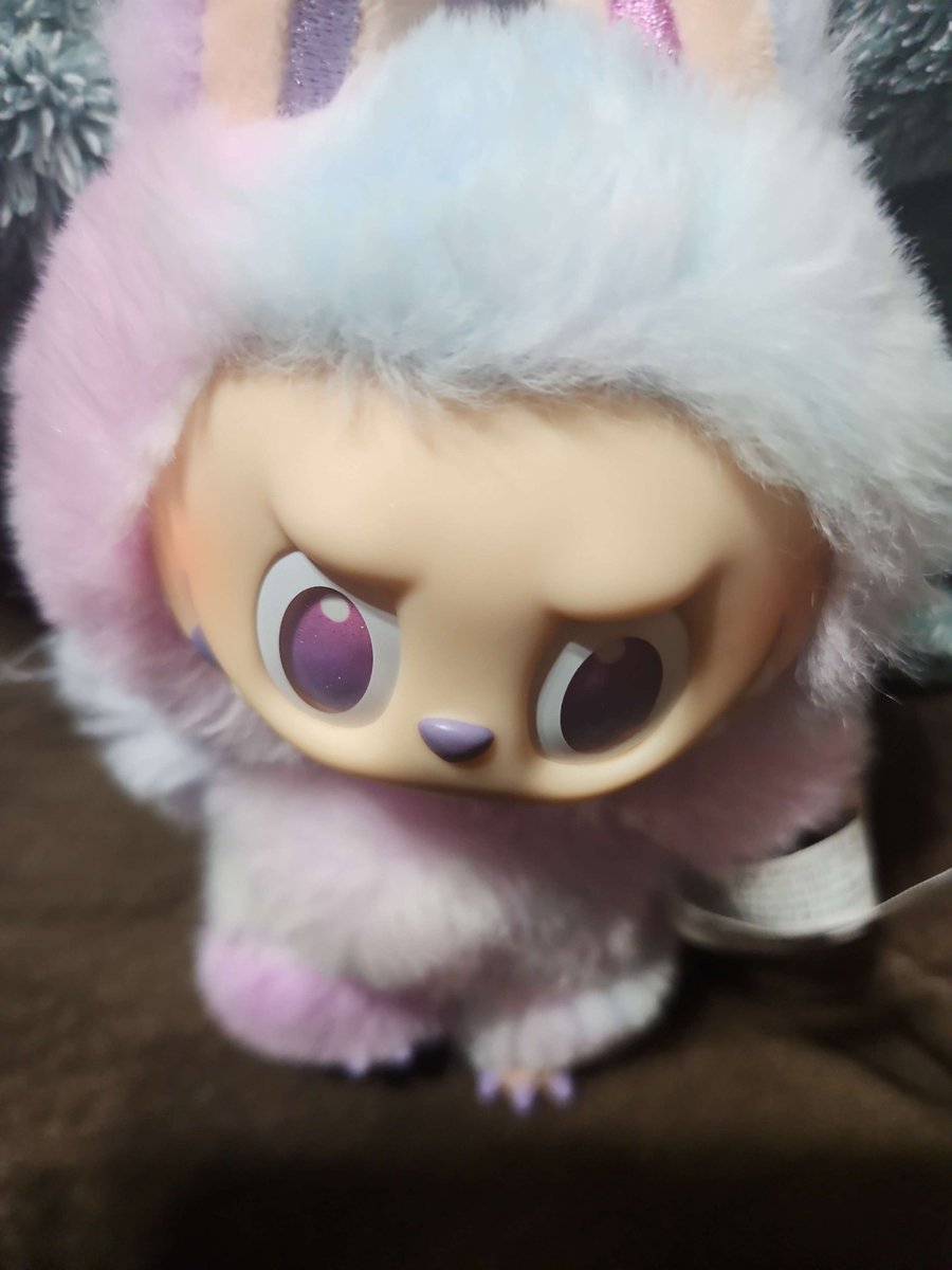 XxMakio's tweet image. I GOT LUCK!!!
(But my 10 year old sister destroyed my whole makeup set.)