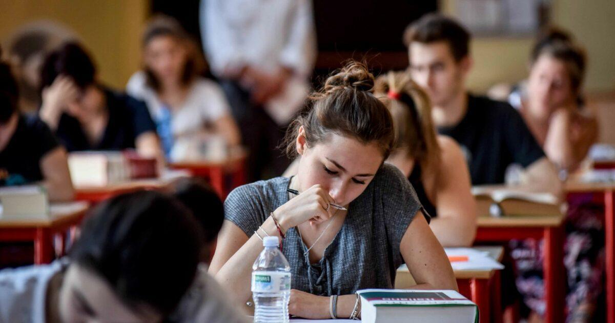 Crepet agli studenti che contestano la Maturità: "La vita vi giudicherà comunque" ilfattoquotidiano.it/2025/07/11/gli…