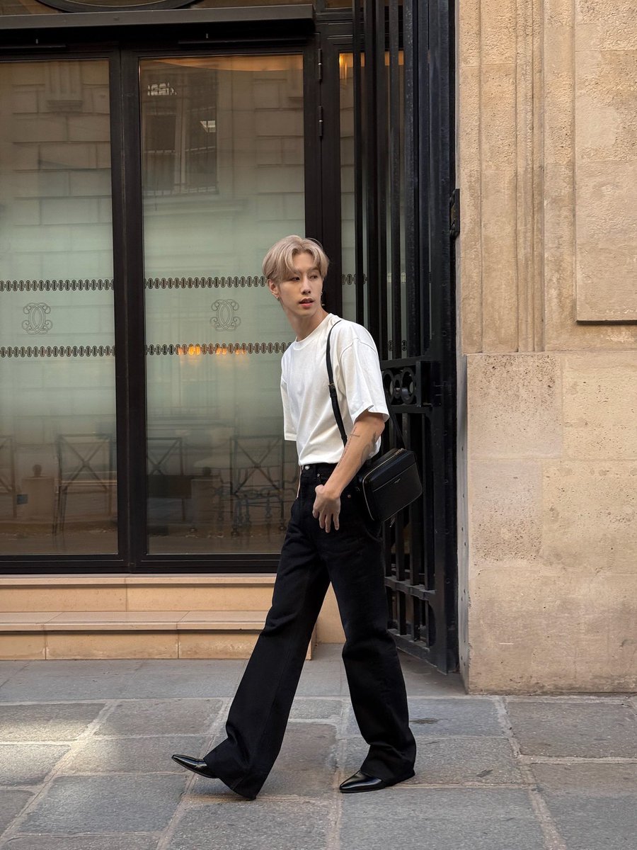 cholyy ( ตอบช่วง 10:00-00:00 นะคะ 🌟) (@cholymarkk) on Twitter photo นี่แค่จังหวะเดินเฉยๆยังไม่ทันได้แอคอะไร ไหนขอตรวจกระเป๋าหน่อยพกความหล่อมาเกินอัตรากฎหมายแรงใจกำหนดรึป่าว 
 #MarkTuan นี่แค่จังหวะเดินเฉยๆยังไม่ทันได้แอคอะไร ไหนขอตรวจกระเป๋าหน่อยพกความหล่อมาเกินอัตรากฎหมายแรงใจกำหนดรึป่าว 
 #MarkTuan