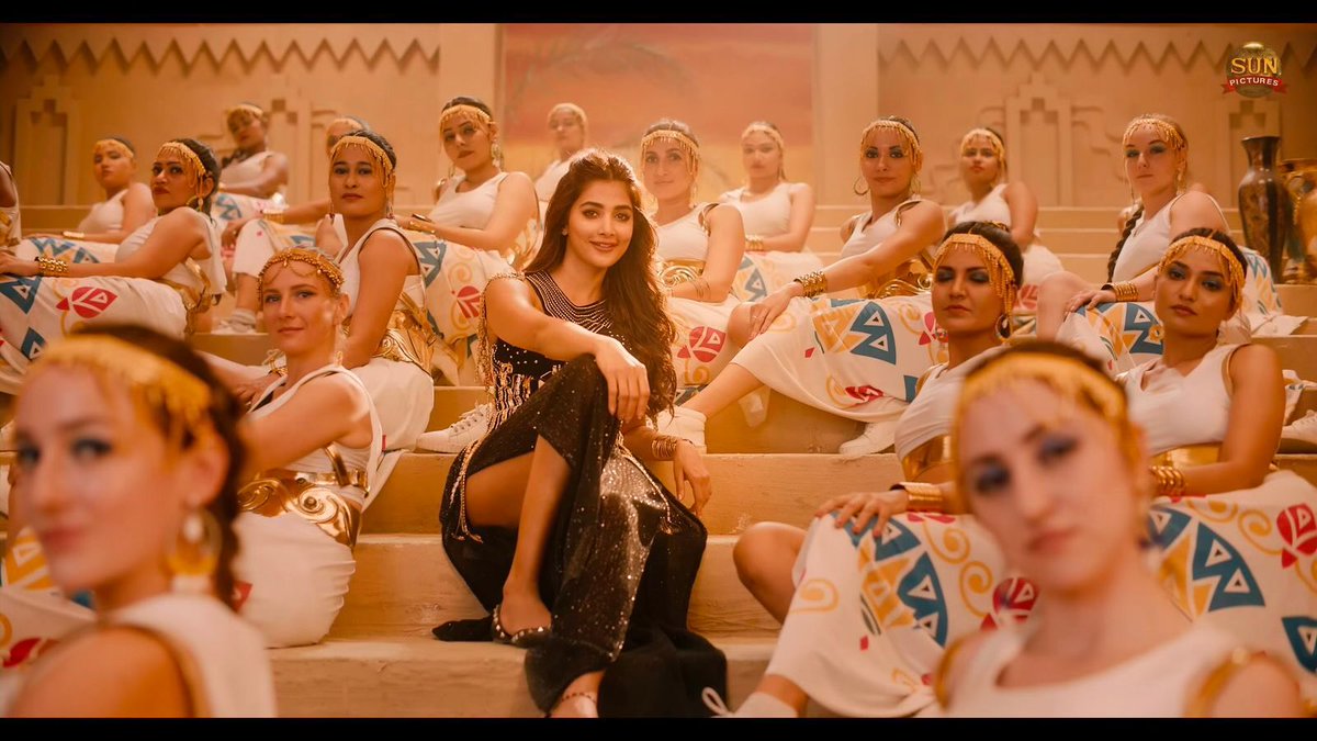 CineTimee's tweet photo. Every Time #PoojaHegde Makes An Appearance In A Song, The Same Thing Happens. This #Coolie Song Comes After The Arabic Kuthu Craze, The Kanima Wave, And More !
@hegdepooja | #CimeTimee | https://t.co/QUvraOGgF5