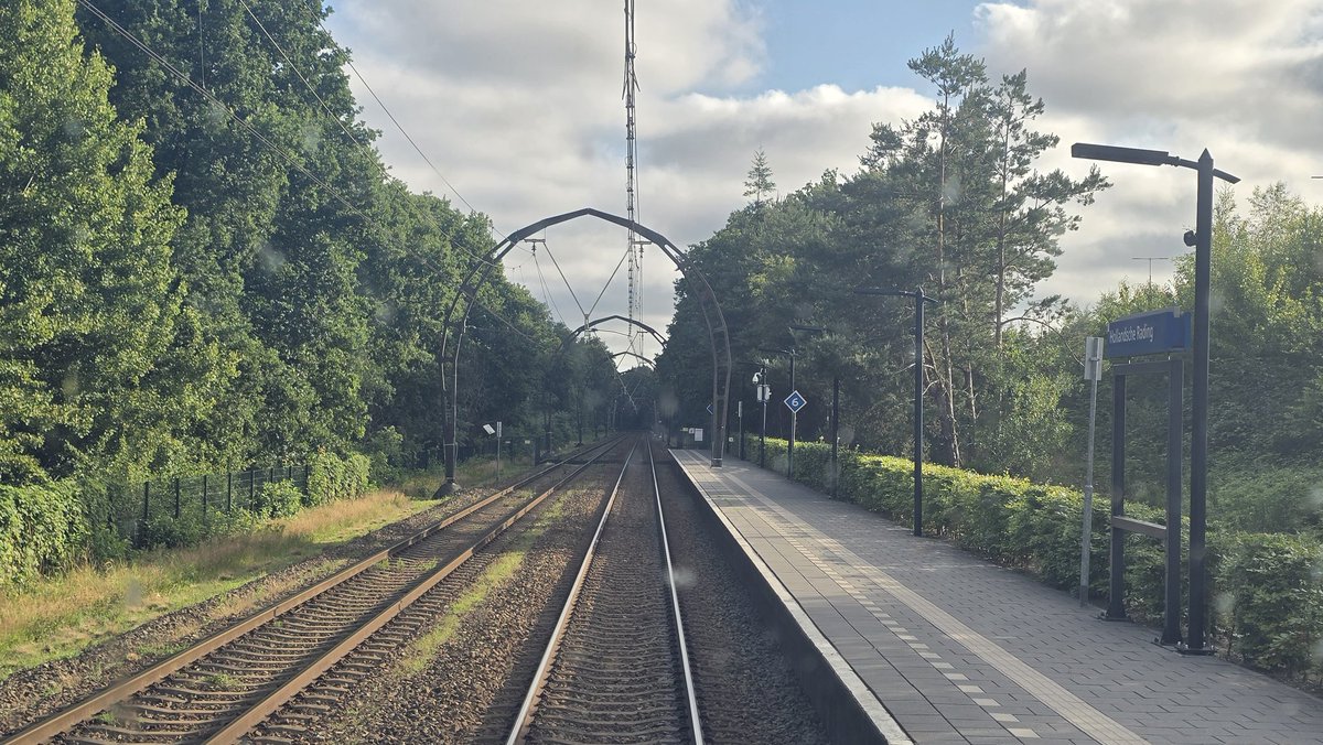 Mag weer eens een dienstje alleen doen, lekker onder de boogjes door naar Den Haag, terug naar Leiden, dan naar Tiel en als toetje 2 slagen Baarn 😁