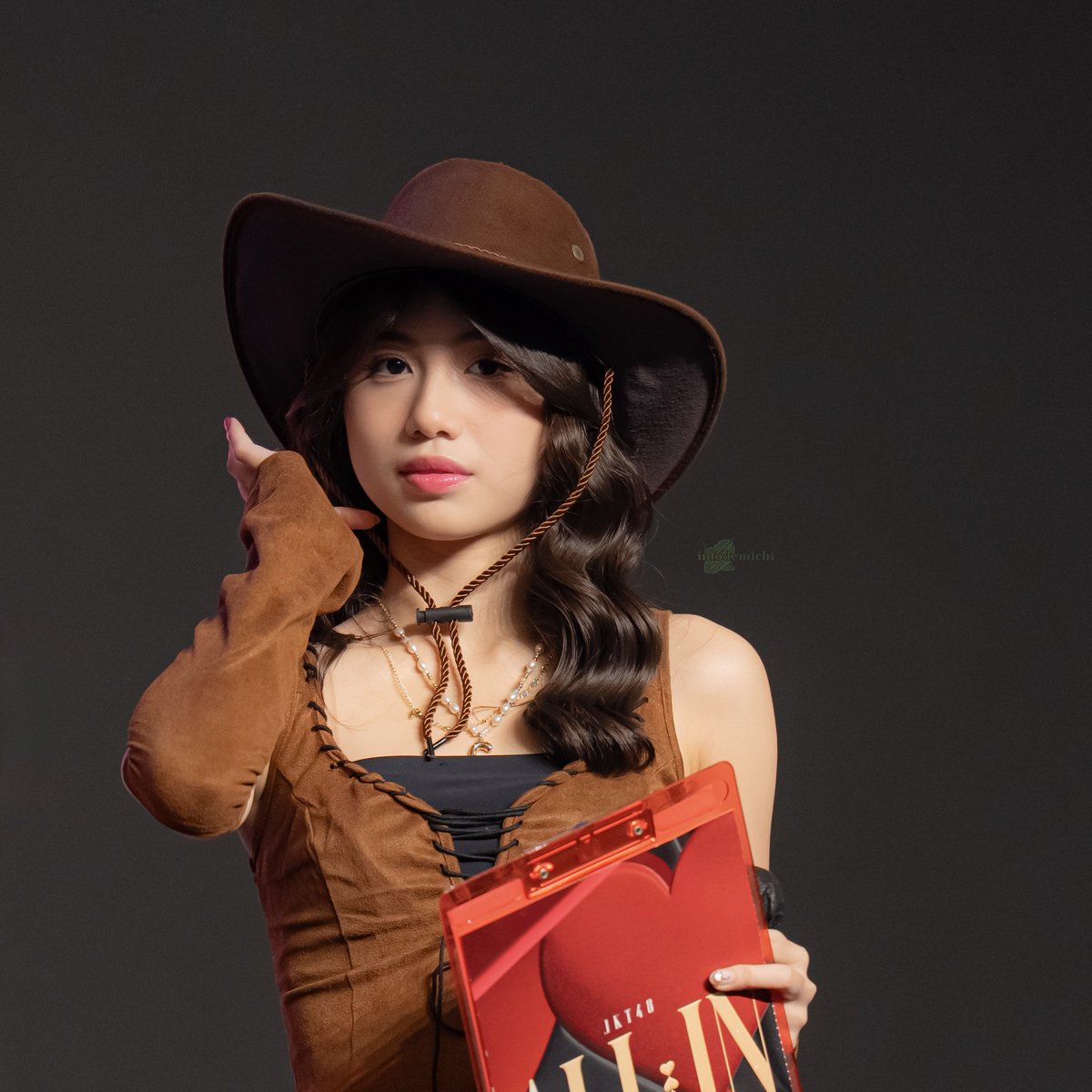 InfoDemichi's tweet photo. Believe in my card — ALL IN ♠️♥️

📸: @Michie_JKT48 

#JKT48ALLINTOUR
#ALLINTOURSURABAYA https://t.co/9sGfpi3SLf