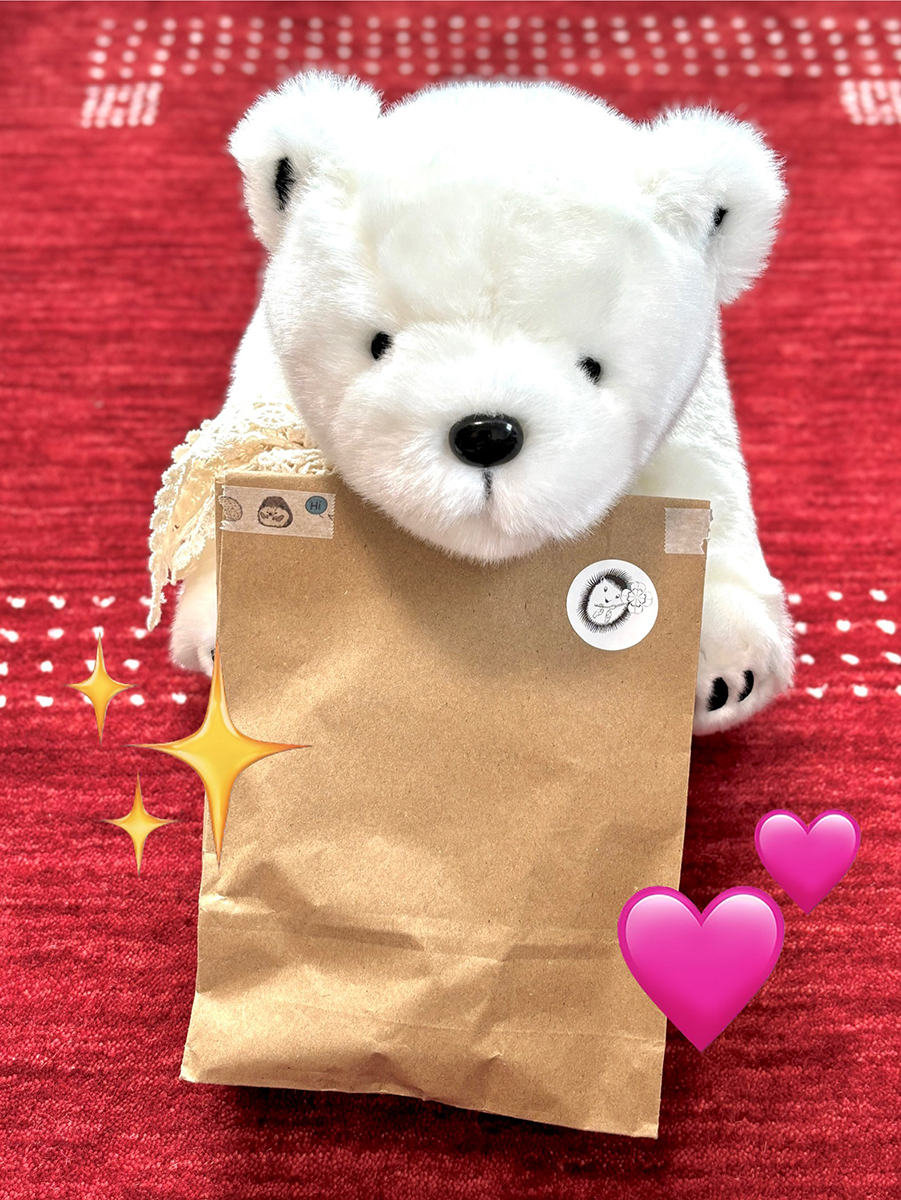pecca5's tweet image. でデザフェスでは嬉しい差し入れ色々いただきました！
お菓子はすでにいただいてしまいましたが😅美味しくいただきました！
また暑いデザフェスを乗り切るグッズの詰め合わせもいただきました！
皆様ありがとうございました☺️