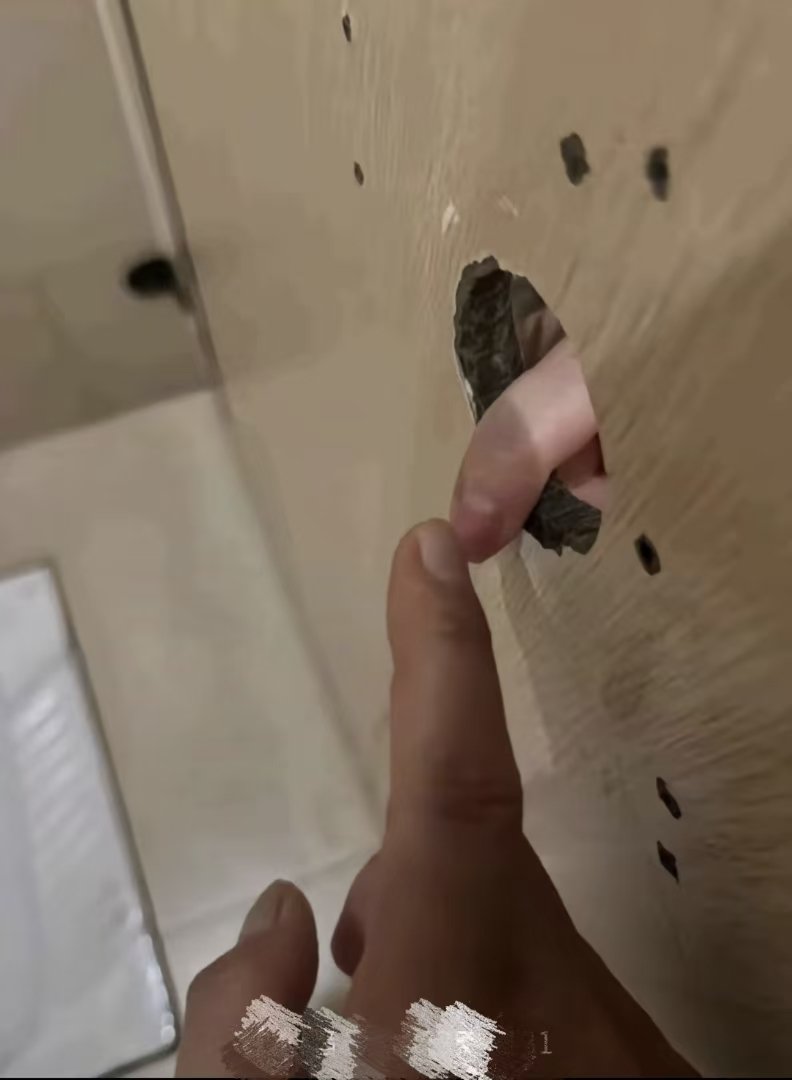 （转自交流群）E.T. …… #gloryhole version. #鸟洞