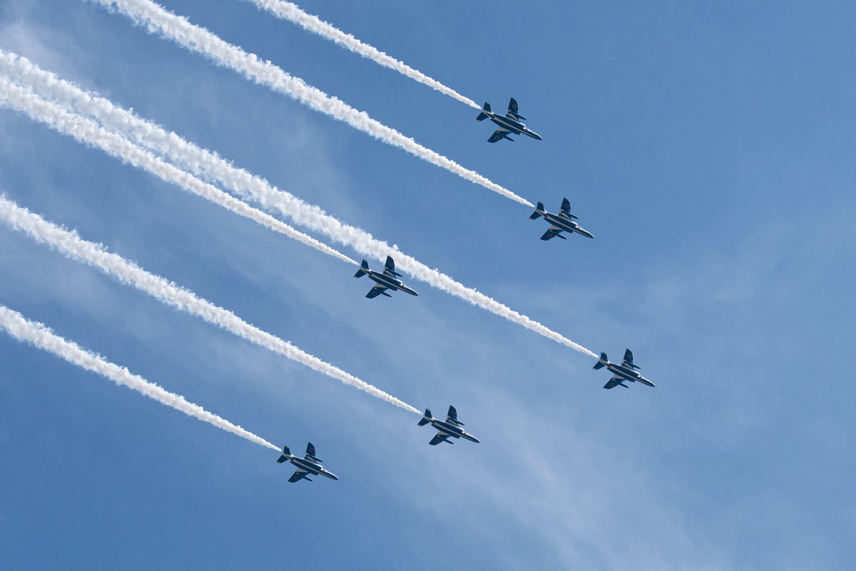 家の近くから📸
初めて見たけど興奮した😆

#ブルーインパルス　
#大阪万博
#photographer