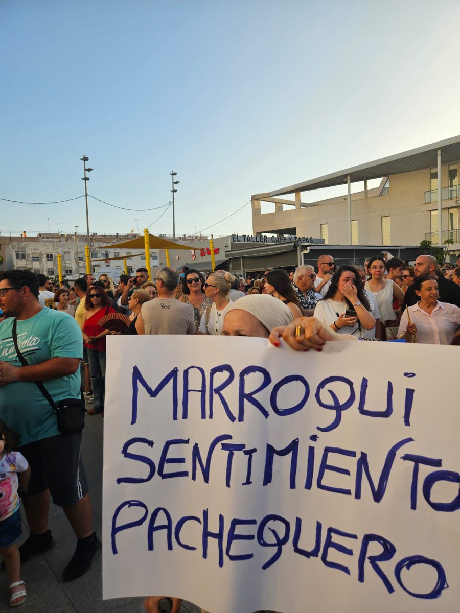 No he podido dormir, los pachequeros estamos siendo atacados, puro terrorismo. Llevo años advirtiendo lo que podía pasar. Se blanqueó a partidos pensados para destruir la vida en democracia. Lo dejé escrito en el <a href="/eldiariomurcia/">eldiariomurcia</a> <a href="/eldiarioes/">elDiario.es</a> 
🔗 eldiario.es/murcia/murcia-…