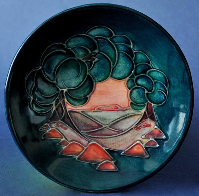 B&W Thornton of Stratford-upon-Avon (@bwthornton) on Twitter photo Moorcroft Pottery Mamoura 780/4 Sally Tuffin
#MoorcroftPottery #Mamoura #Art #Ceramics #Design #StratfordonAvon 
bwthornton.co.uk/moorcroft.php Moorcroft Pottery Mamoura 780/4 Sally Tuffin
#MoorcroftPottery #Mamoura #Art #Ceramics #Design #StratfordonAvon 
bwthornton.co.uk/moorcroft.php
