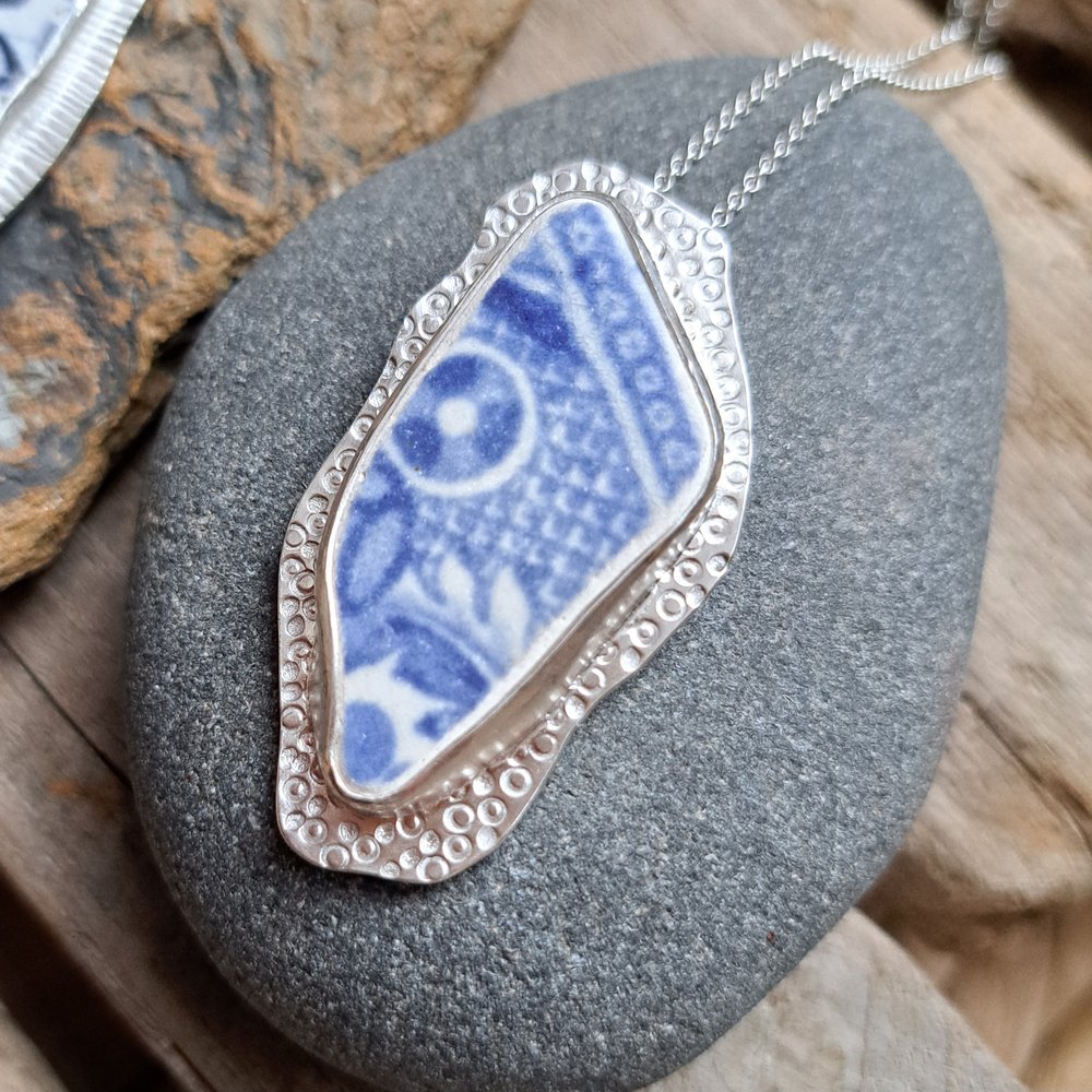 i_love_dolly's tweet image. Some sea pottery pieces available in the shop at the moment 🌊
ilovedollyjewellery.co.uk
#earlybiz #ukgiftam #ukgifthour #seapottery #BeachVibes
