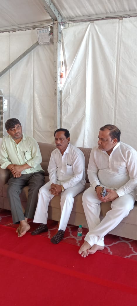 निमिष खत्री (@nimishkhattri) on Twitter photo प्रदेश महामंत्री (संगठन) भाजपा उत्तर प्रदेश श्री धर्मपाल सिंह जी के बिजनौर स्थित पैत्रिक आवास पर पहुंचकर उनकी दिवंगत पूज्य माता जी के चित्र पर पुष्प अर्पित कर शोक संवेदना व्यक्त किया ।
<a href="/idharampalsingh/">Dharampal Singh</a> प्रदेश महामंत्री (संगठन) भाजपा उत्तर प्रदेश श्री धर्मपाल सिंह जी के बिजनौर स्थित पैत्रिक आवास पर पहुंचकर उनकी दिवंगत पूज्य माता जी के चित्र पर पुष्प अर्पित कर शोक संवेदना व्यक्त किया ।
<a href="/idharampalsingh/">Dharampal Singh</a>