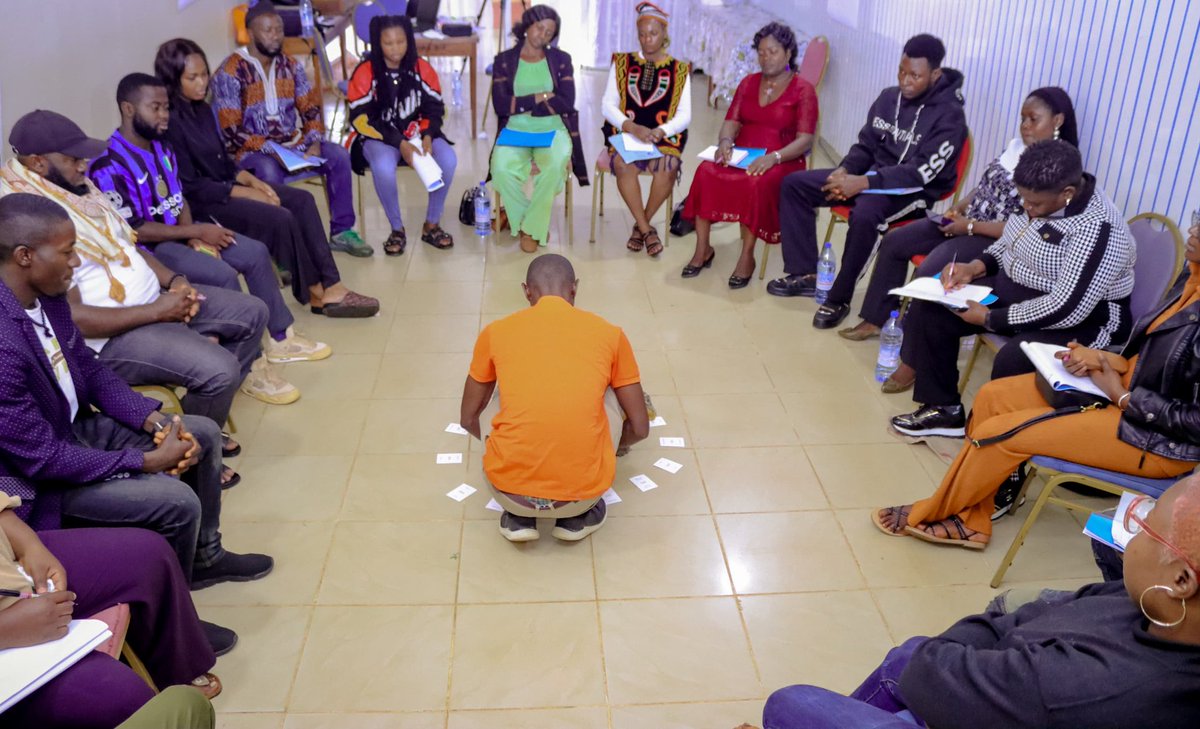 PatienceTantan's tweet photo. Was part of a three day transformative #NonViolentCommunication training in Bamenda with educators, journalists &amp; social workers. Guided by Samuel Odhiambo &amp; hosted by @DBamenda, we learned to engage compassionately, listen deeply &amp; speak with empathy. 
#NVC 
#Peacebuilding https://t.co/vzIpJiSohC