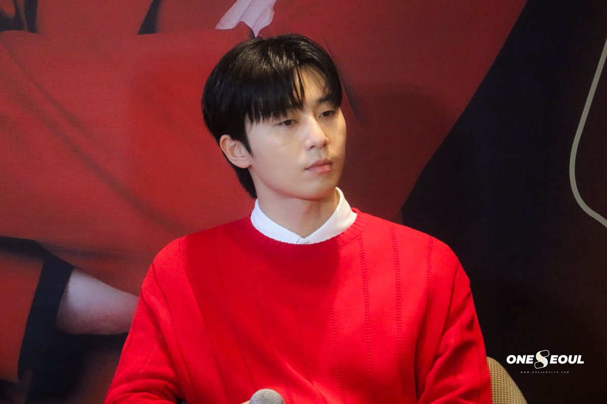 OneSeoulPH's tweet image. LOOK: Park Seo Jun charms the media before his ultimate fan meeting tonight at Araneta Coliseum! Are you ready to see him???!! 🤭
Presented by @WilbrosLive @Century_Tuna
#ParkSeoJunCenturyTunaPh2025