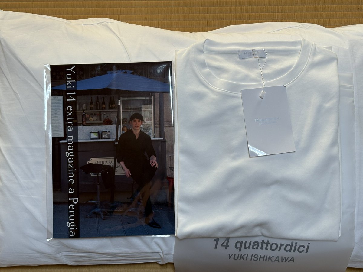JokePractical's tweet photo. 本日『石川祐希14 quattordici white T-shirt』届いた〜🥰🥰
fabeの枕の上に置いて撮った😆 https://t.co/TKfxkpsXBQ