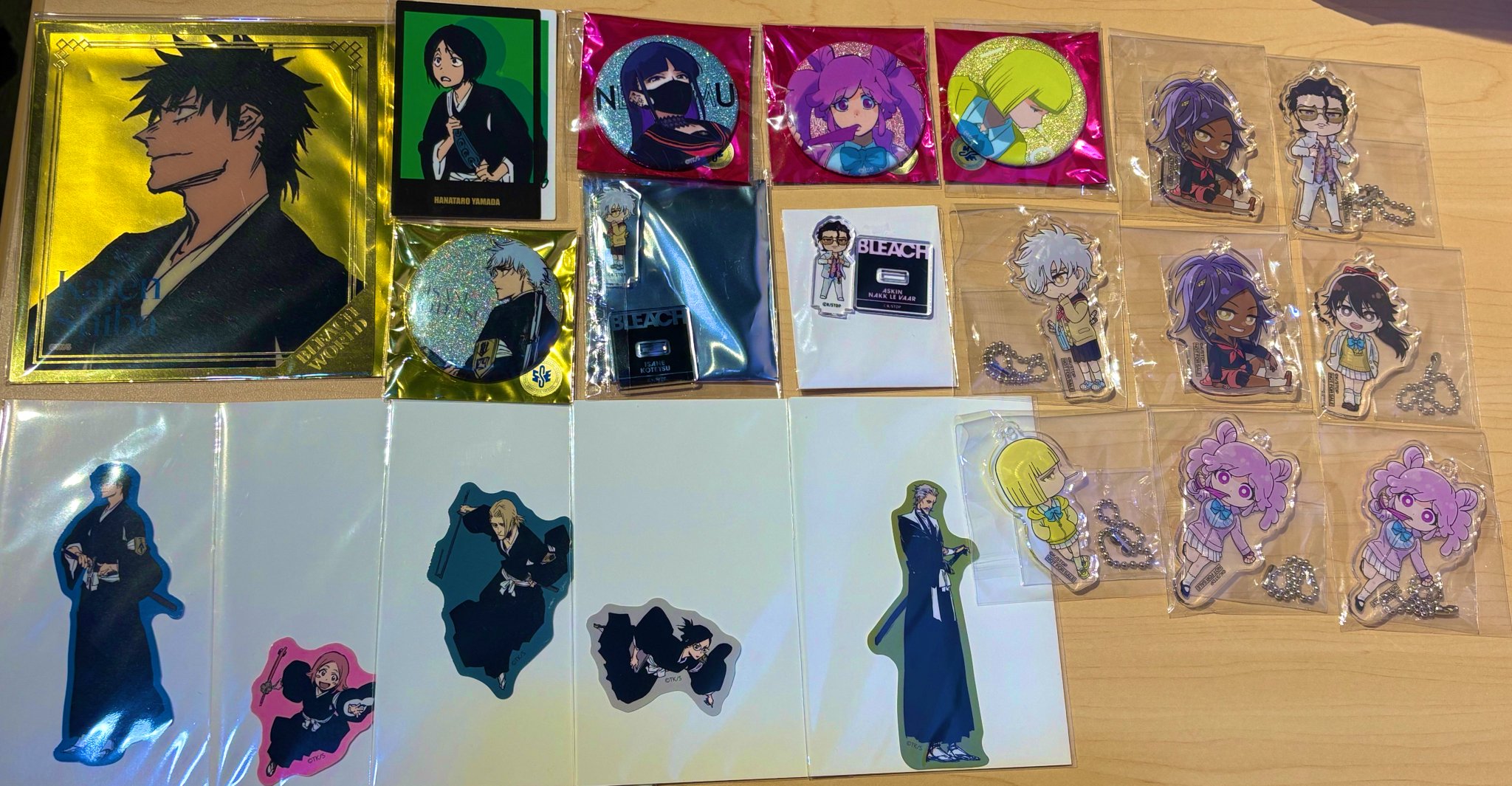 BLEACH WORLD アクリルコースター クリアミニ色紙 缶バッジ ② BLEACH WORLD アクリルコースター クリアミニ色紙 缶バッジ 7点