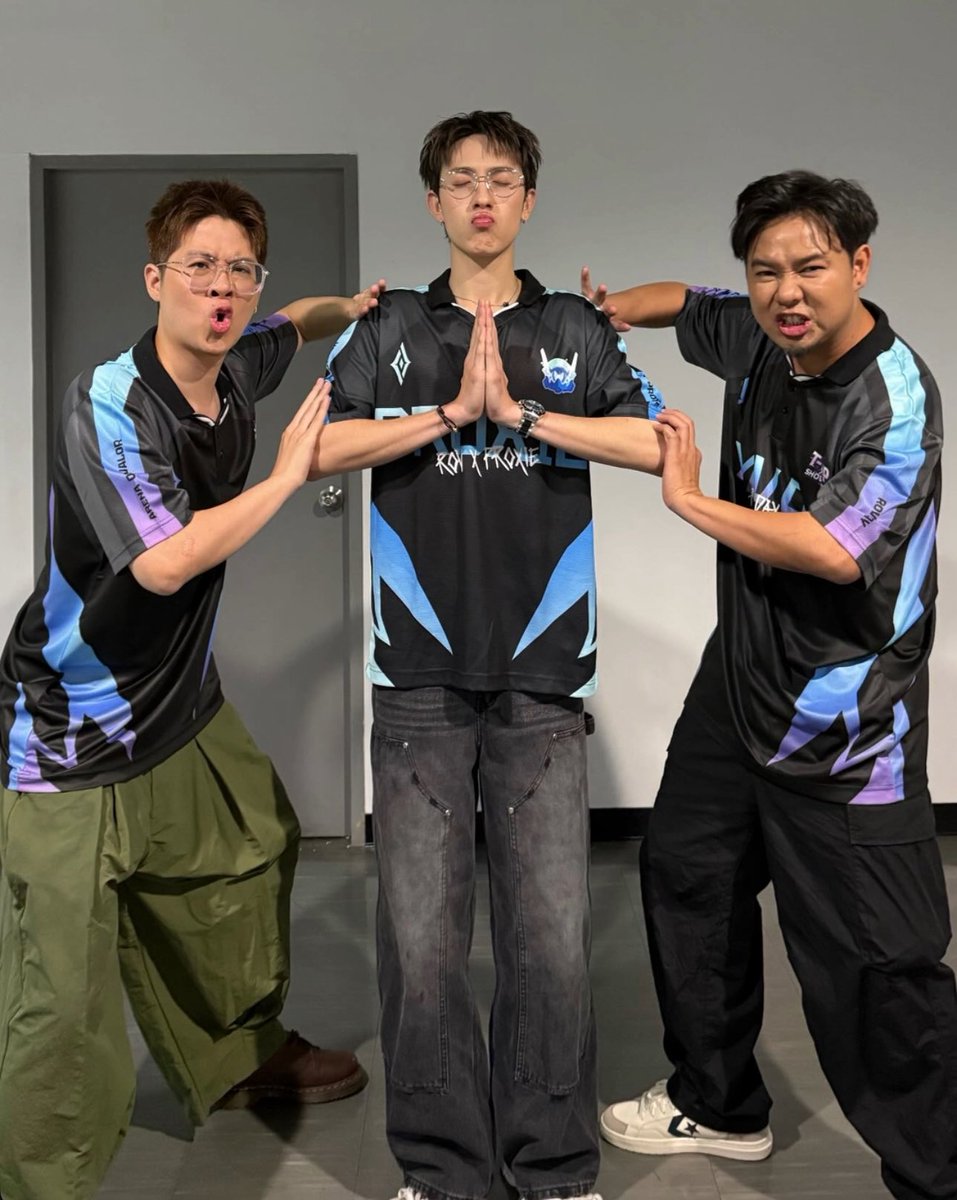 แอดวี ใจร้าว สั่งลุย อองตวนศิษย์รัก 

#RoVTPOPshowmatch #PROXIEth 
#RoVxPROXIE