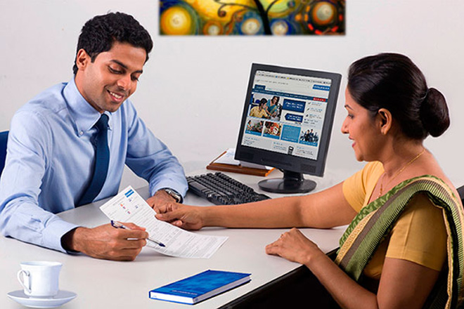 Commercial Bank of Ceylon launches Sri Lanka's first AI-powered SME credit underwriting solution, revolutionising SME loan approvals with faster processing, personalised offers, and enhanced financial inclusion.  lankabusinessonline.com/combank-launch…