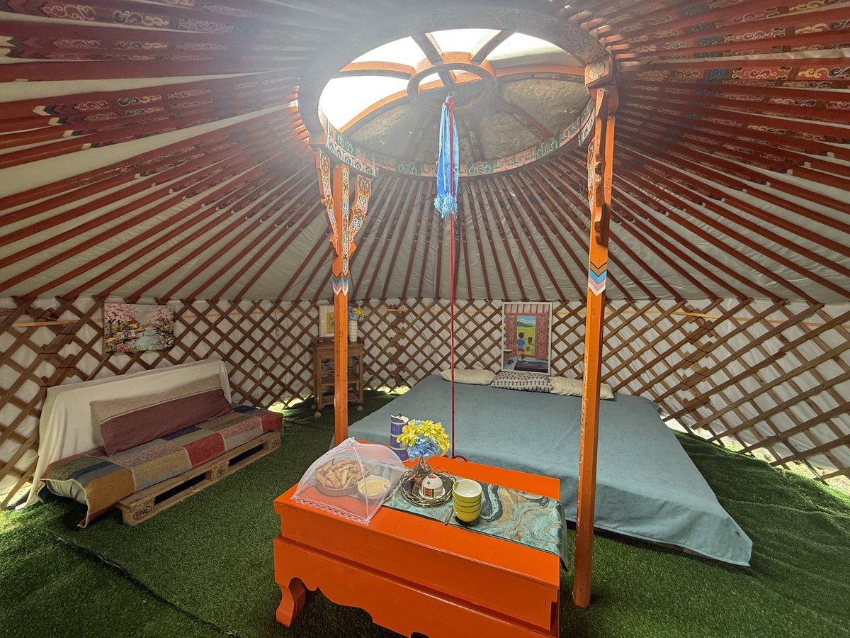 Дотоод аялал жуулчлал маань хөгжөөд л байна. 00 нь их цэвэрхэн био байна.