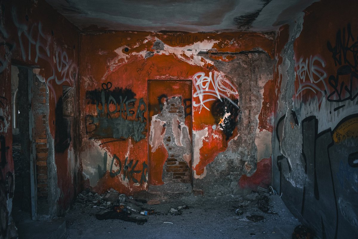 gm from the red room!!

⭕New photography OE on Objkt⭕ 

OE - 14 days - 5 XTZ 📷 

"Ingressus Interdictus"