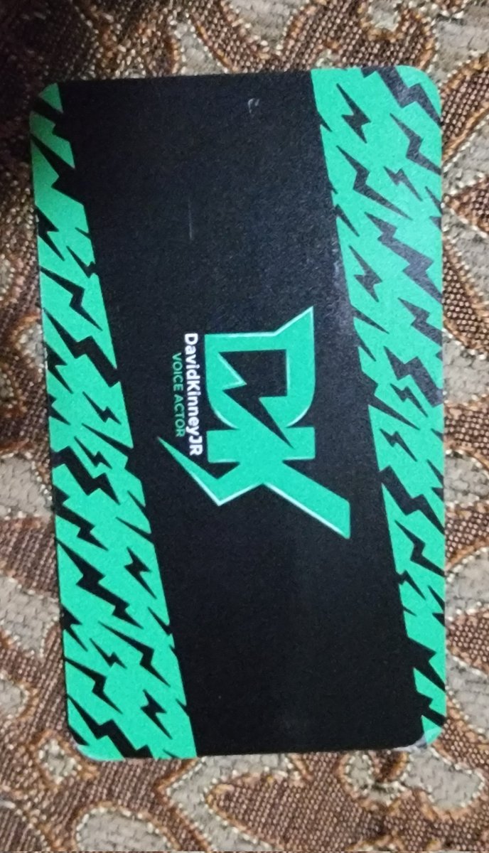 DavidKinney101's tweet photo. Business card 2.0 is here!! Much more slick and updated my portrait with all my socials! Huge thanks again to @GridYard_ and @GraphicsbyEmma1! https://t.co/ELzrShnUit