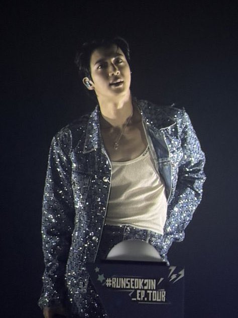 JIN brings the house down all alone for "RUNSEOKJIN_EP.TOUR" at the Osaka Kyocera Dome, pulling in a MASSIVE crowd of 55,000 fans for a SOLD-OUT show, and he absolutely delivers as expected, proving his insane impact and strong demand.