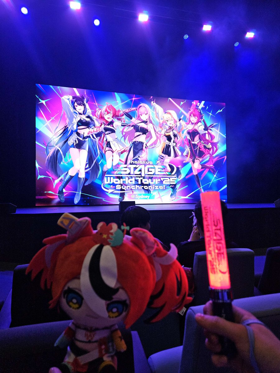 Day 1 of Smash is over. I got to watch the hololive show from the front. Many photos to share coming soon! 

#smash2025 #hololiveSTAGE2025