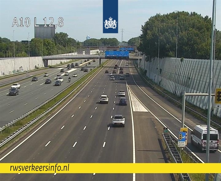 Update‼️Sinds vanochtend is de #A10 Oost weer open voor het verkeer. Om 21.00u. volgt de A10 Zuid. Inmiddels is het werk op de #A4 gestart en sluit de 2e Coentunnel vanavond om 22.00u. Hou rekening met veel hinder en ga goed voorbereid op weg 👉 tinyurl.com/mtmp2z6z