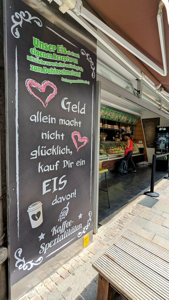 CKTH85's tweet image. Das Motto der Kinder in jedem Urlaub. 😅🍦🍧🍨 #urlaub #sonne #eis