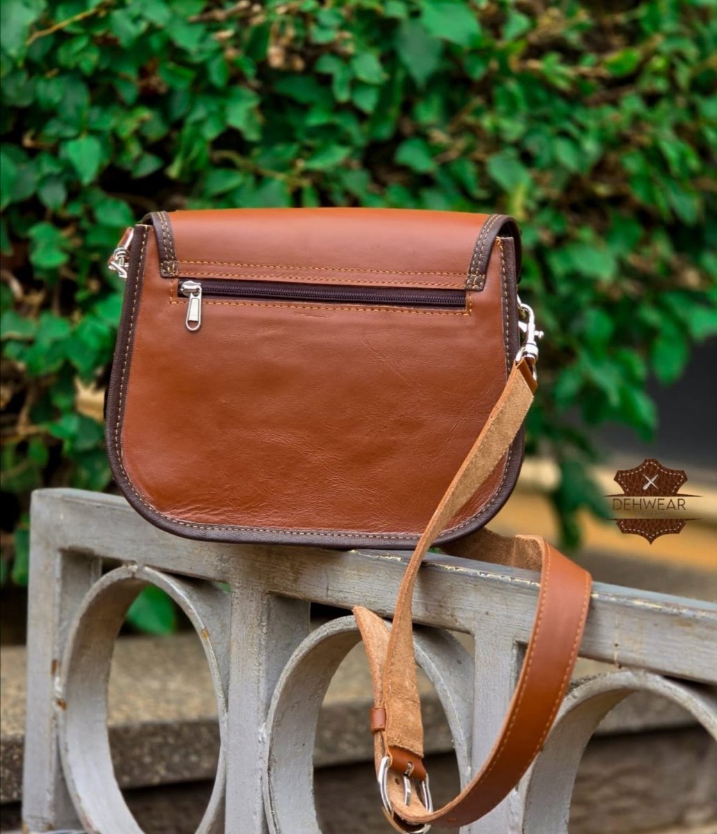 👜 Crafted for Queens.

Bold looks meet everyday function in our genuine leather sling bags — made to carry more than just essentials.

🇿🇼 Proudly handmade in Zimbabwe
💵 $90 | 💌 DM to own yours

#ForHerByDehwear #DehwearIsikhumba #MadeInZimbabwe #QueenStyle #SupportLocal