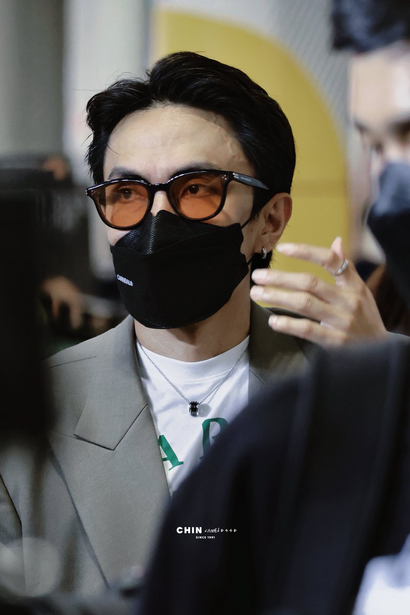 Chin_KameJesse's tweet image. ถ่าย Howls อยู่ดีๆ ก็ได้สวัสดีคุณนพณัช🙏🏻
@backaof 

#HOWLS_DebutShowcase
#HOWLS_TH