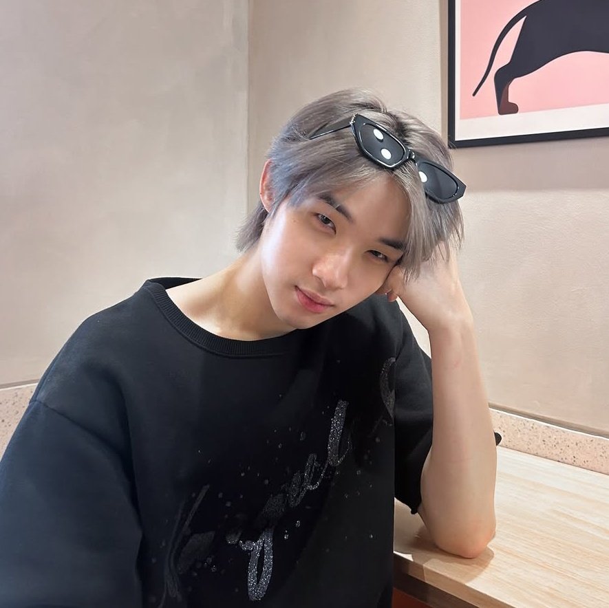 letsgotoobad's tweet photo. 🤍🖤 https://t.co/BxIngFJu0l